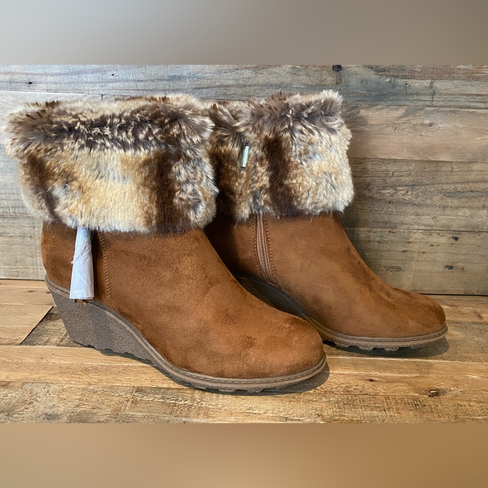 Cloudwalker wedge faux fur cuff boots with tassels Size 11